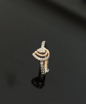 14K gold, Diamond with IGI certification, gold Net weight 2.552, Diamond 0.39ct. 14K gold, Diamond with IGI certification, gold Net weight 2.552, Diamond 0.39ct.