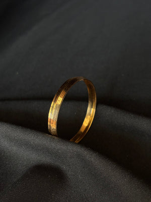 22K Gold Bangle with Fine Textured Detail 22K Gold Bangle with Fine Textured Detail