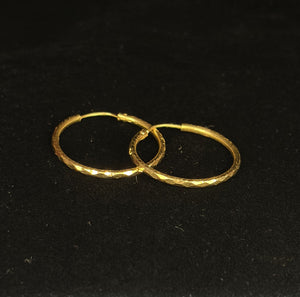 22K Yellow Gold Slim Bali Hoops with Sparkle Diamond-Cut Texture 22K Yellow Gold Slim Bali Hoops with Sparkle Diamond-Cut Texture