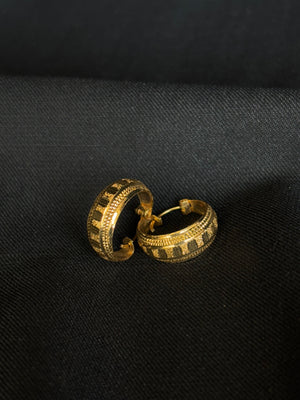 Striking 22K Gold Patterned Hoop Earrings Striking 22K Gold Patterned Hoop Earrings