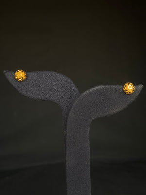 22K Gold Dome Stud Earrings with Detailed Pattern. 22K Gold Dome Stud Earrings with Detailed Pattern.