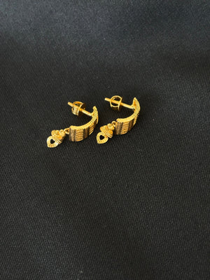 22K Gold Earrings with Intricate Texture 22K Gold Earrings with Intricate Texture