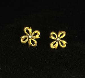 22K Yellow Gold Fluid Leaf Motif Drop Earrings | Modern High-Polish Gold Jewelry 22K Yellow Gold Fluid Leaf Motif Drop Earrings | Modern High-Polish Gold Jewelry