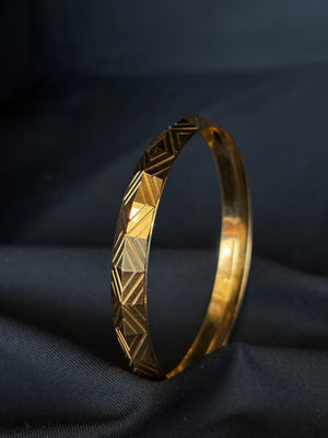 22K Gold Sikh Kara with Modern Geometric Design 22K Gold Sikh Kara with Modern Geometric Design