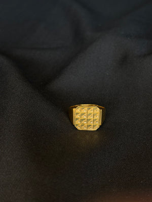 22K Gold Gents Ring with Modern Geometric Design. 22K Gold Gents Ring with Modern Geometric Design.
