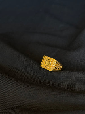 22K Gold Men's Signet Ring with Intricate Center Motif - Classic & Distinguished 22K Gold Men's Signet Ring with Intricate Center Motif - Classic & Distinguished