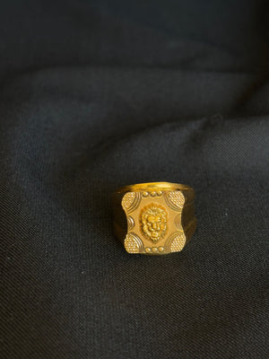 22K Gold Men's Lion Head Signet Ring - Bold & Majestic Design 22K Gold Men's Lion Head Signet Ring - Bold & Majestic Design