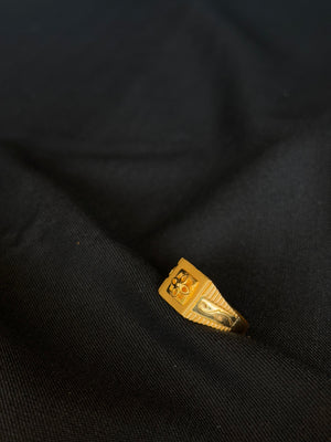 22K Gold Men's Signet Ring with Intricate Floral Emblem - Classic & Elegant 22K Gold Men's Signet Ring with Intricate Floral Emblem - Classic & Elegant