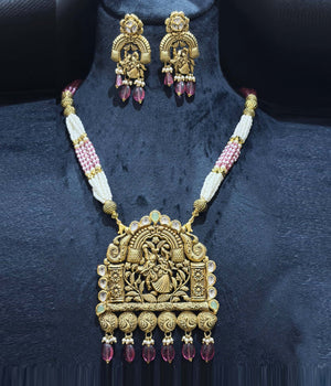 Royal 22K Gold Filigree Floral Necklace & Earrings Set Royal 22K Gold Filigree Floral Necklace & Earrings Set