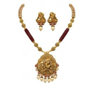 Traditional 22K Gold Sunburst Medallion Choker Set Traditional 22K Gold Sunburst Medallion Choker Set