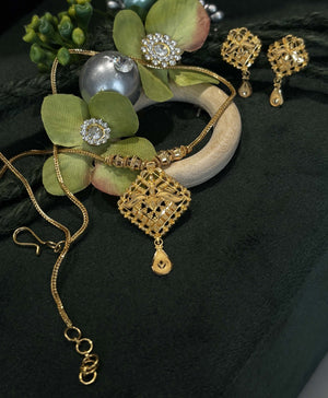 22K Gold Necklace and Earrings Set with Intricate Filigree 22K Gold Necklace and Earrings Set with Intricate Filigree