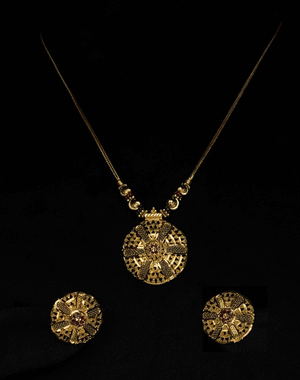 22K Gold Necklace and Earrings Set with Intricate Details 22K Gold Necklace and Earrings Set with Intricate Details