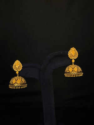 22K Gold Traditional Jhumka Earrings - Intricate Filigree Design 22K Gold Traditional Jhumka Earrings - Intricate Filigree Design