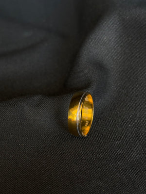 22K Gold Ladies Ring with Two-Tone Band. 22K Gold Ladies Ring with Two-Tone Band.
