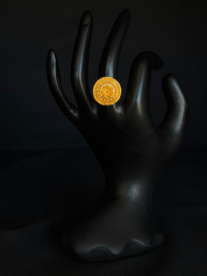 22K Gold Ladies Ring with Intricate Circular Motif. 22K Gold Ladies Ring with Intricate Circular Motif.