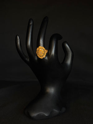 22K Gold Ladies Ring with Intricate Circular Design & Detailed Center. 22K Gold Ladies Ring with Intricate Circular Design & Detailed Center.