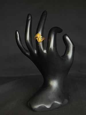 22K Gold Ladies Ring with Abstract Design. 22K Gold Ladies Ring with Abstract Design.