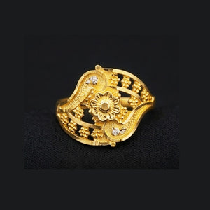Gents 22K Gold Sunburst Medallion Ring | Radial Etched Signet Gents 22K Gold Sunburst Medallion Ring | Radial Etched Signet