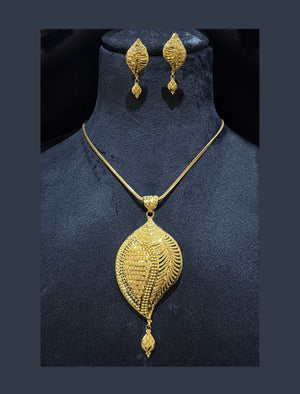 22KT Yellow Gold Filigree Necklace Set | Traditional Round Pendant & Earrings 22KT Yellow Gold Filigree Necklace Set | Traditional Round Pendant & Earrings