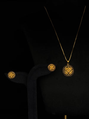 22K Gold Floral Pendant and Earrings Set with Delicate Filigree 22K Gold Floral Pendant and Earrings Set with Delicate Filigree