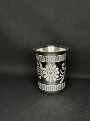 925 sterling silver Glass featuring an elegant floral and lattice design. 925 sterling silver Glass featuring an elegant floral and lattice design.