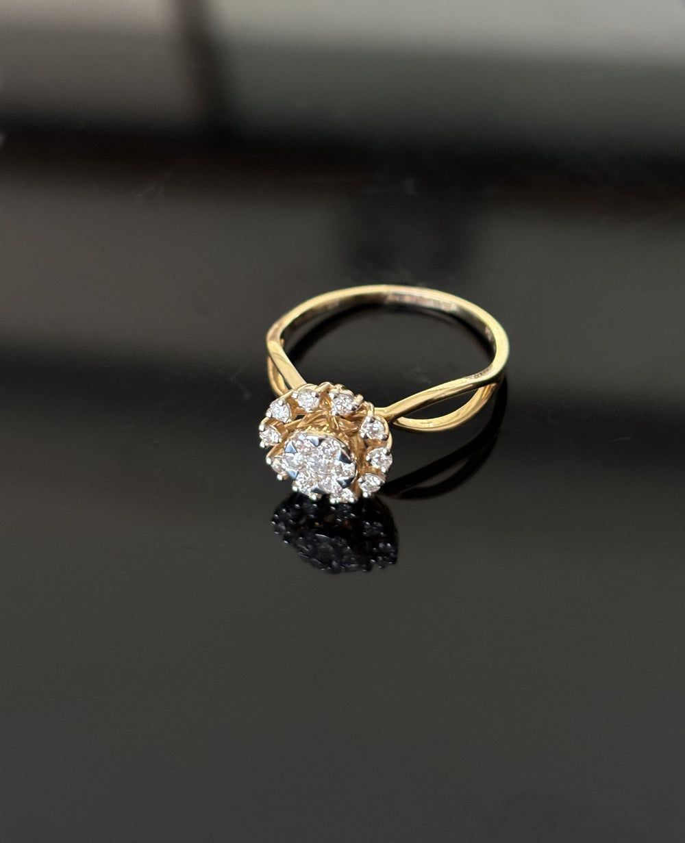 14K Gold Diamond Cluster Ring with IGI Certified 0.39 ct Diamonds, 2.172g Net Gold