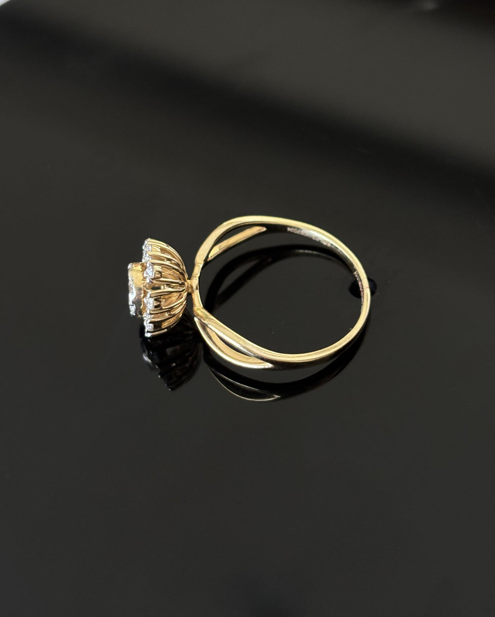 14K Gold Diamond Cluster Ring with IGI Certified 0.39 ct Diamonds, 2.172g Net Gold