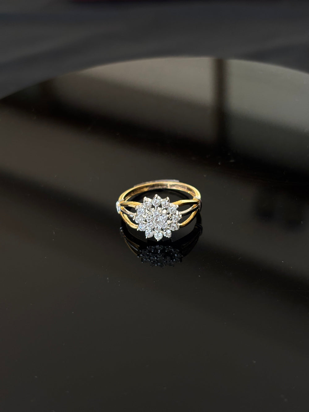14K Gold Diamond Floral Ring with IGI Certified 0.25 ct Diamonds, 1.01g Net Gold