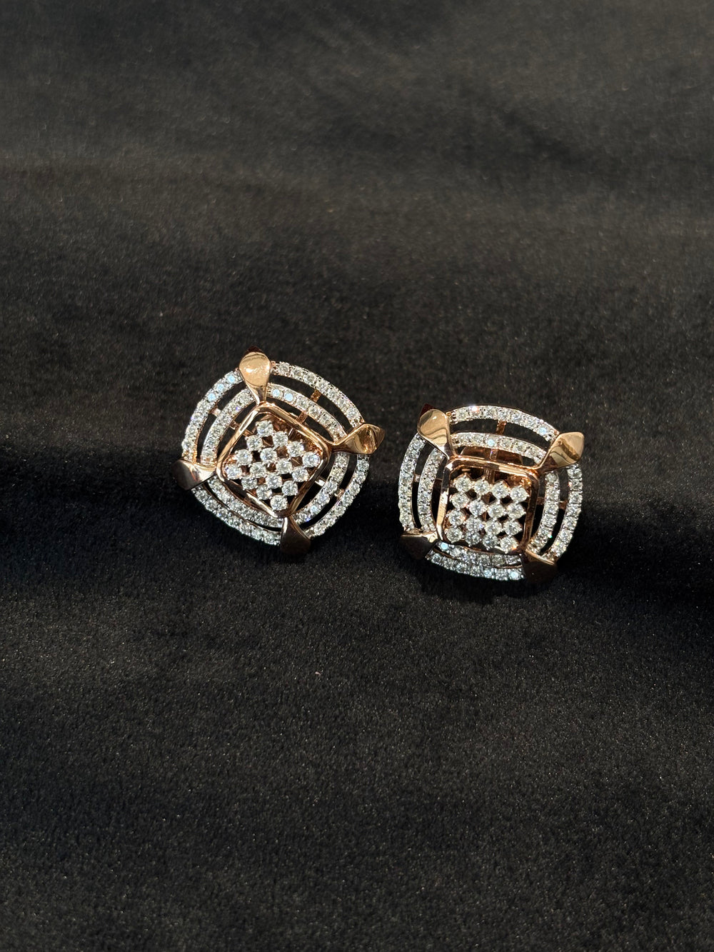 14K Gold Diamond Pendant Set with Intricate Geometric Design – IGI Certified 2.41 ct Diamonds, 11.868g Net Gold(Without Chain)