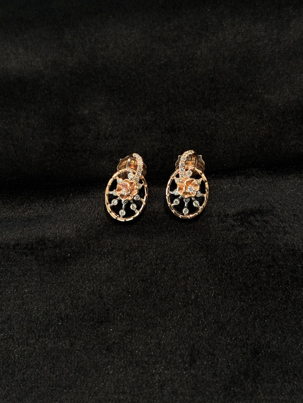 14K Gold Diamond Pendant Set with Artistic Design – IGI Certified 0.6 ct Diamonds, 6.44g Net Gold(Without Chain)