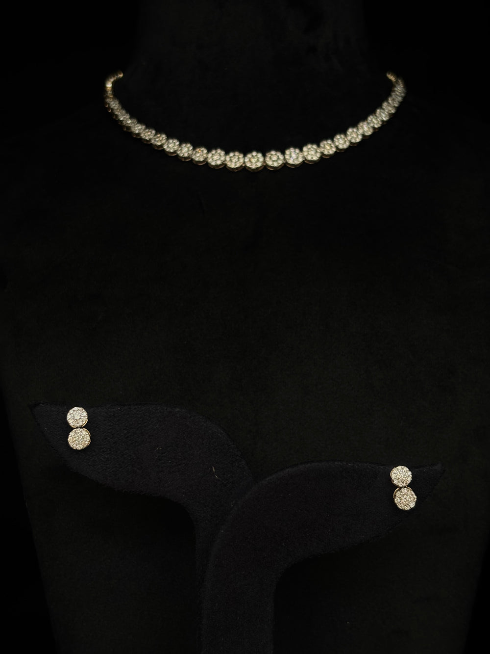 14K Gold Diamond Cluster Necklace Set – IGI Certified 4.31 ct Diamonds, 19.928g Net Gold