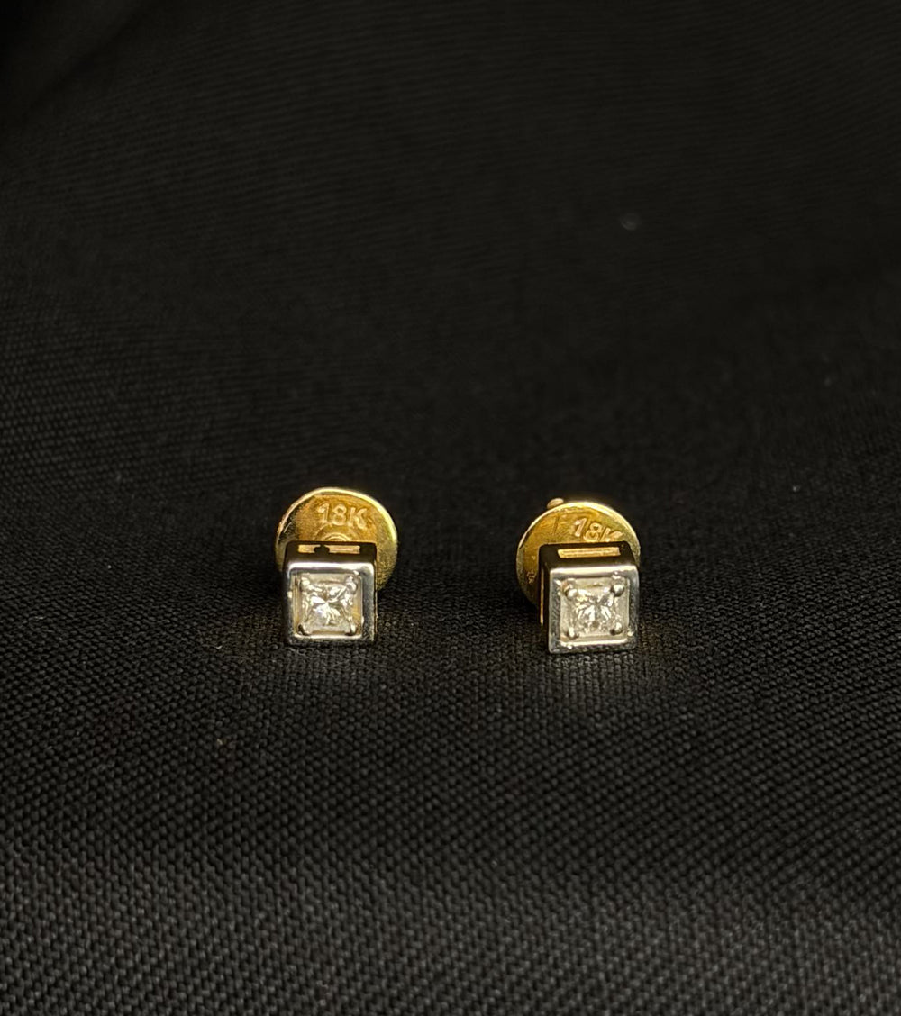 18kt Gold Premium Round Diamond Halo Studs | IGI Certified, Gross Wt: 1.82, Net Wt: 1.792, Diamond. Wt 0.14
