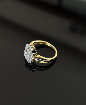 18K Gold Diamond Cluster Ring with IGI Certified 0.73 ct Diamonds, 2.844g Net Gold