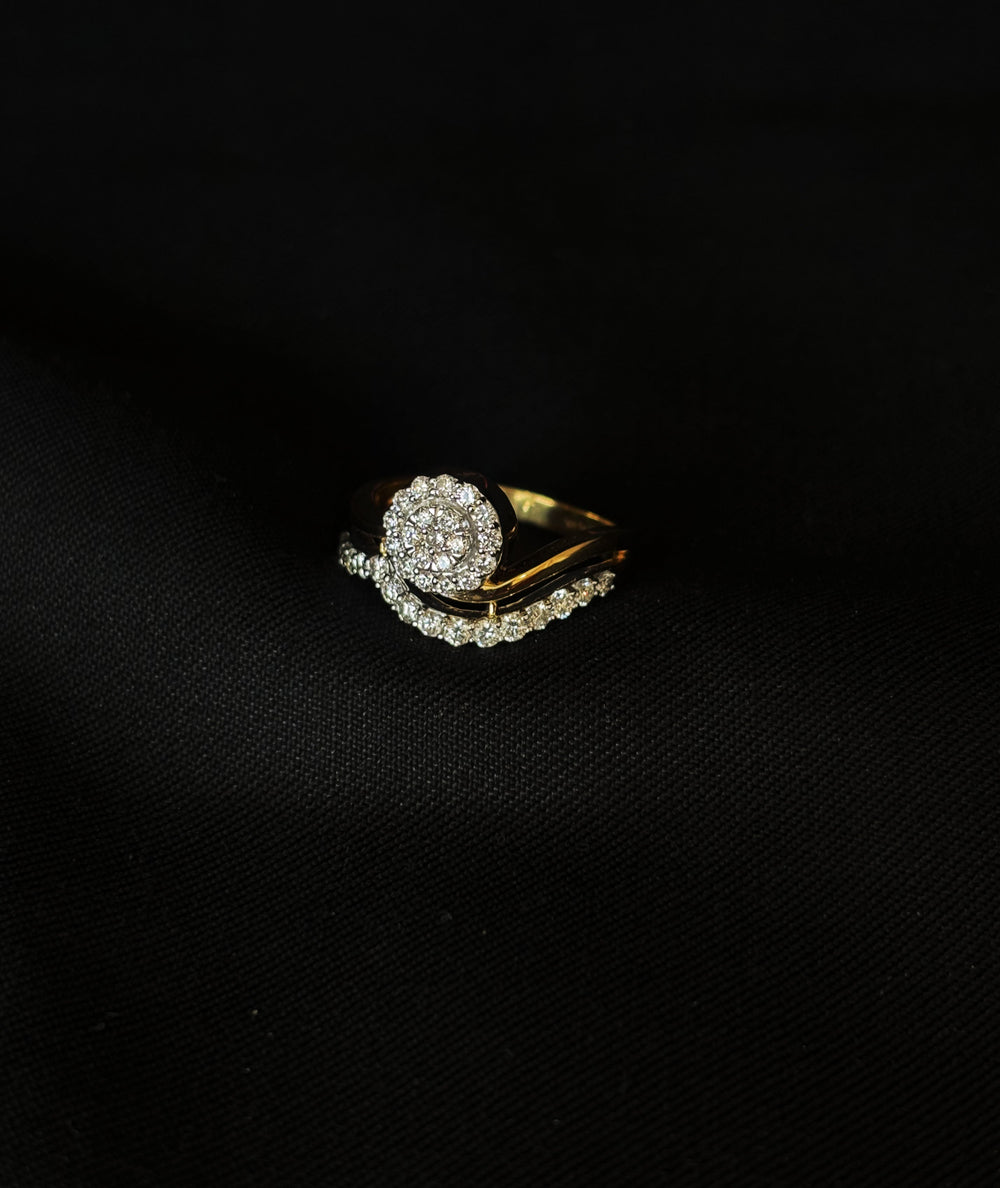 18K Gold Diamond Ring with IGI Certified 0.73 ct Diamonds, 5.27g Net Gold
