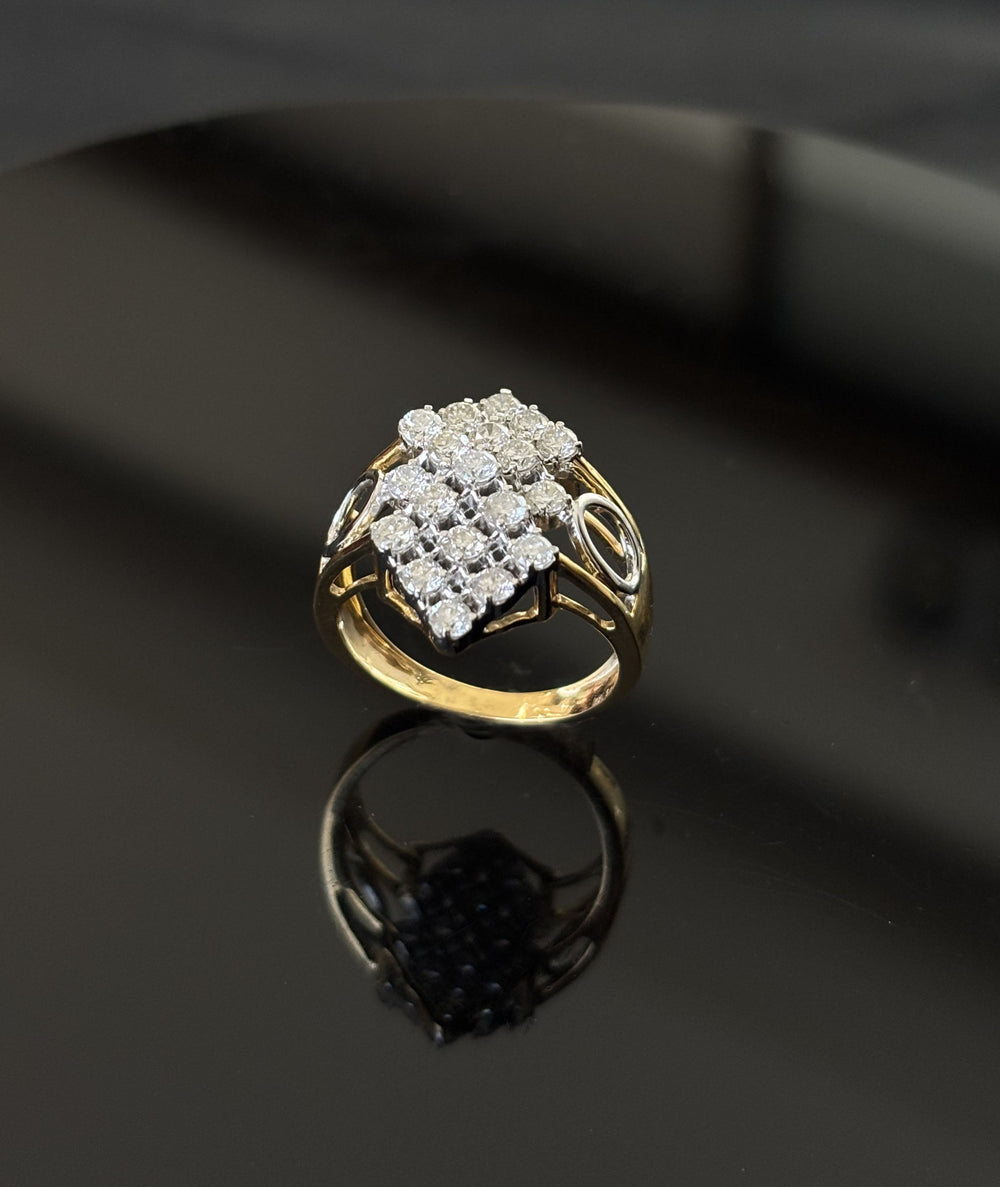18K Gold Diamond Cluster Ring with IGI Certified 1.09 ct Diamonds, 4.852g Net Gold