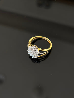18K Gold Diamond Cluster Ring with IGI Certified 0.82 ct Diamonds, 2.926g Net Gold