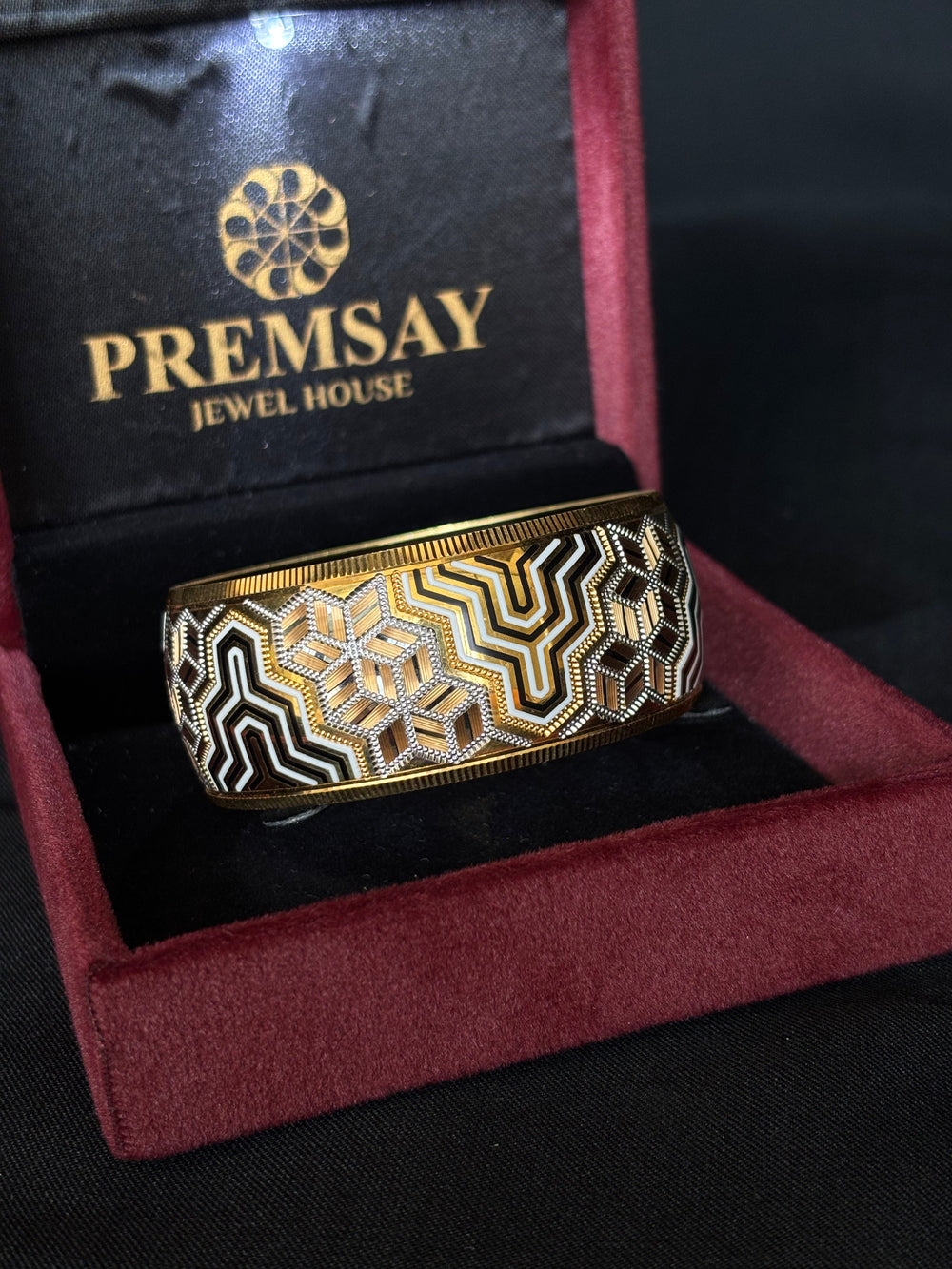 22KT Gold Bangle with Geometric Two-Tone Design