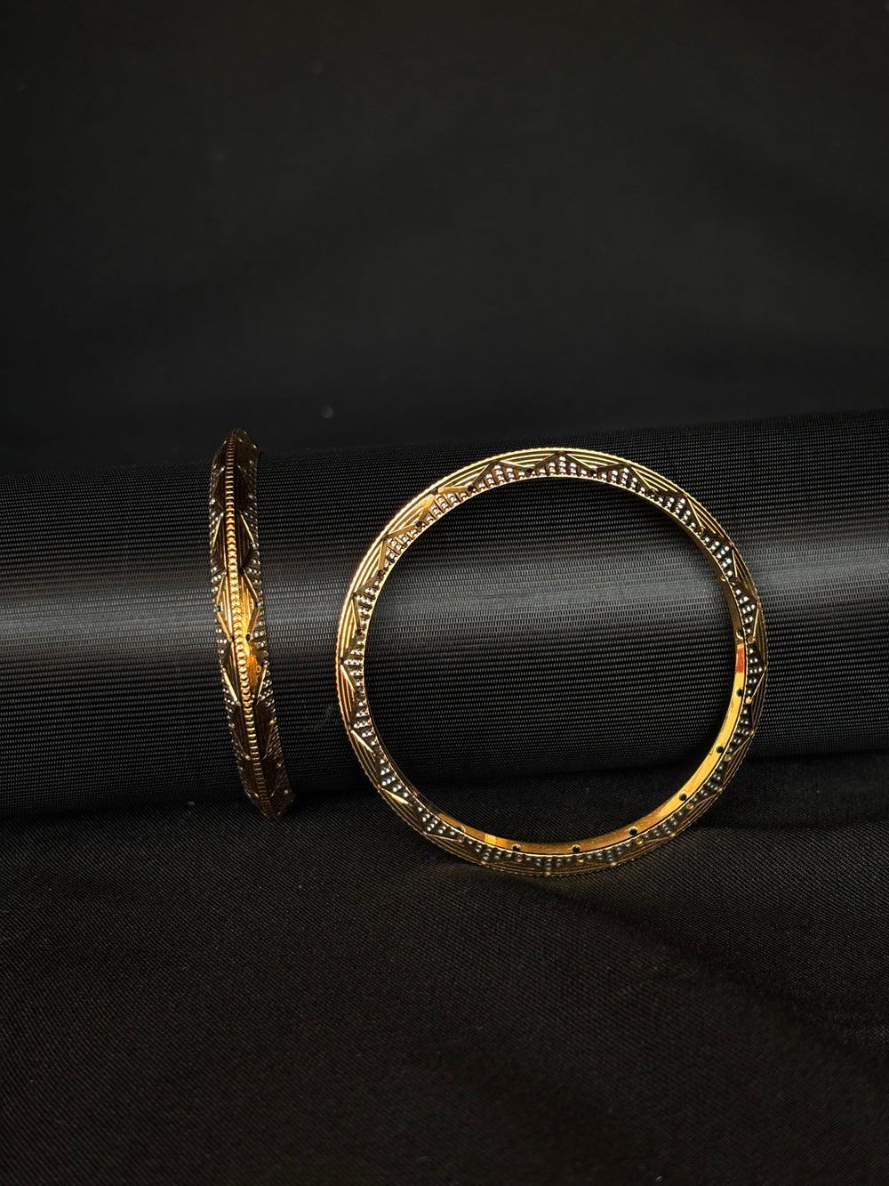 22K Gold Bangle Set with Diamond-Cut Detailing