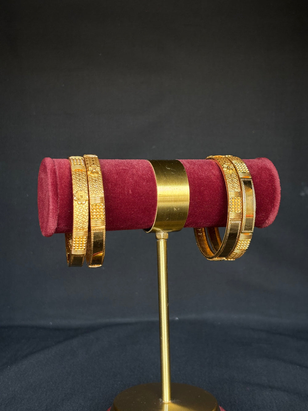 22K Gold Textured Bangle Set with Intricate Pattern
