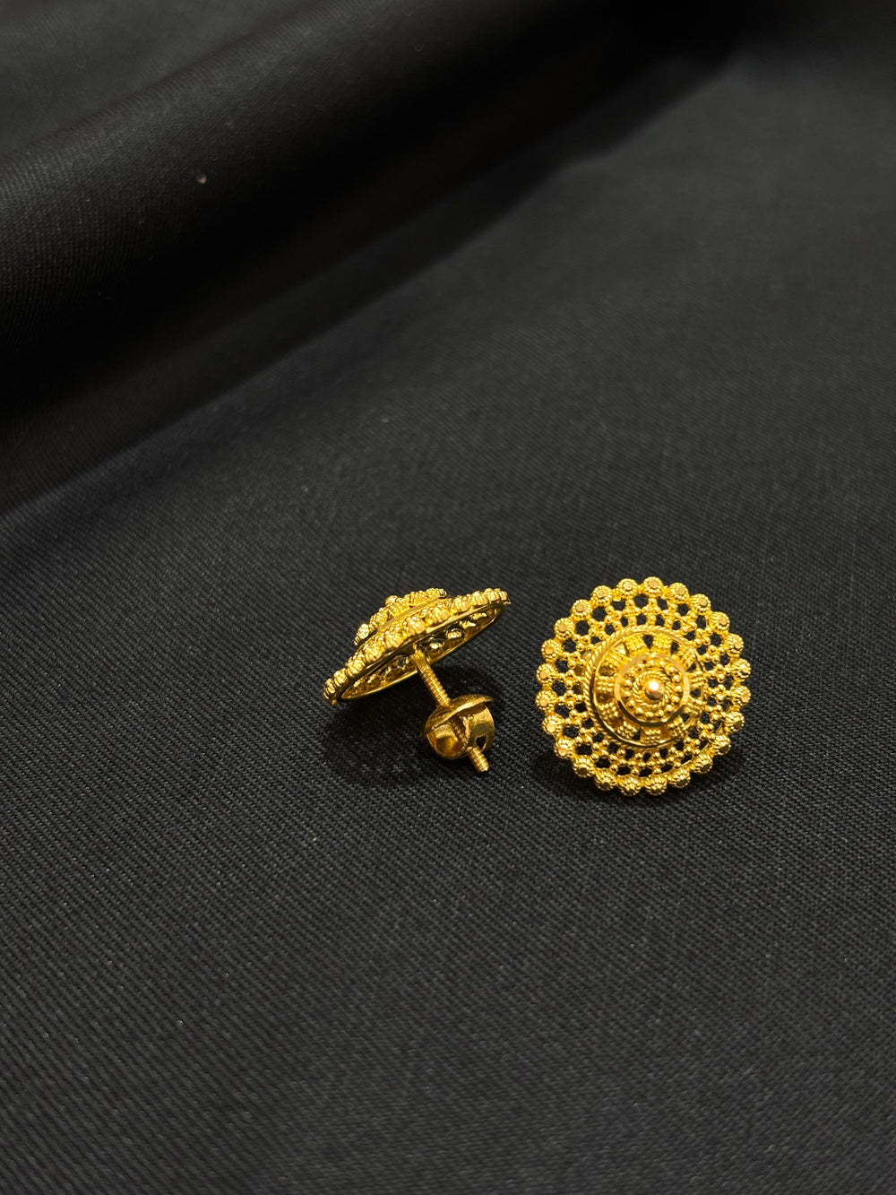 22K Gold Round Stud Earrings with Intricate Filigree Design - Traditional Indian Jewelry