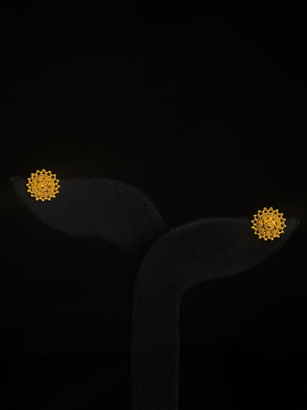 22K Gold Circular Stud Earrings with Detailed Design