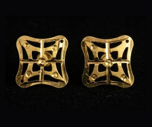 22K Yellow Gold Fluid Leaf Motif Drop Earrings | Modern High-Polish Jewelry