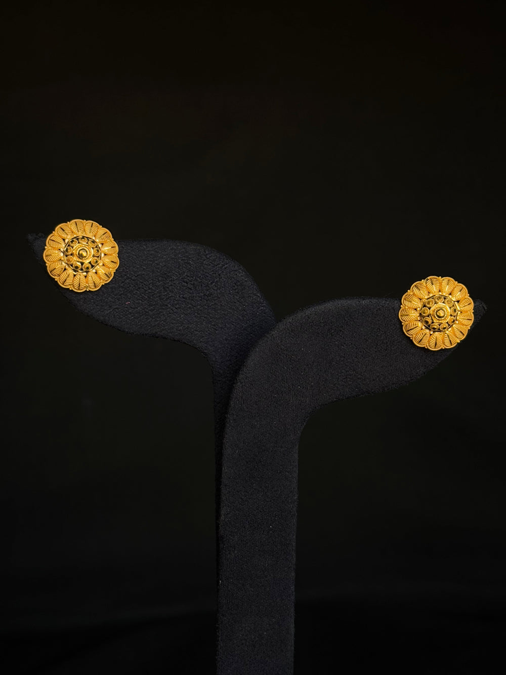 22K Gold Circular/Floral Stud Earrings with Detailed Design