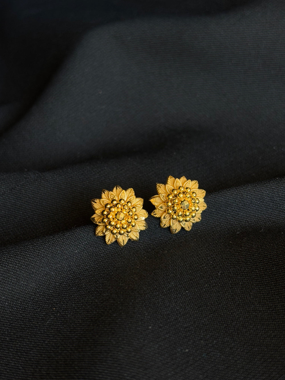 22K Gold Sunflower Stud Earrings.