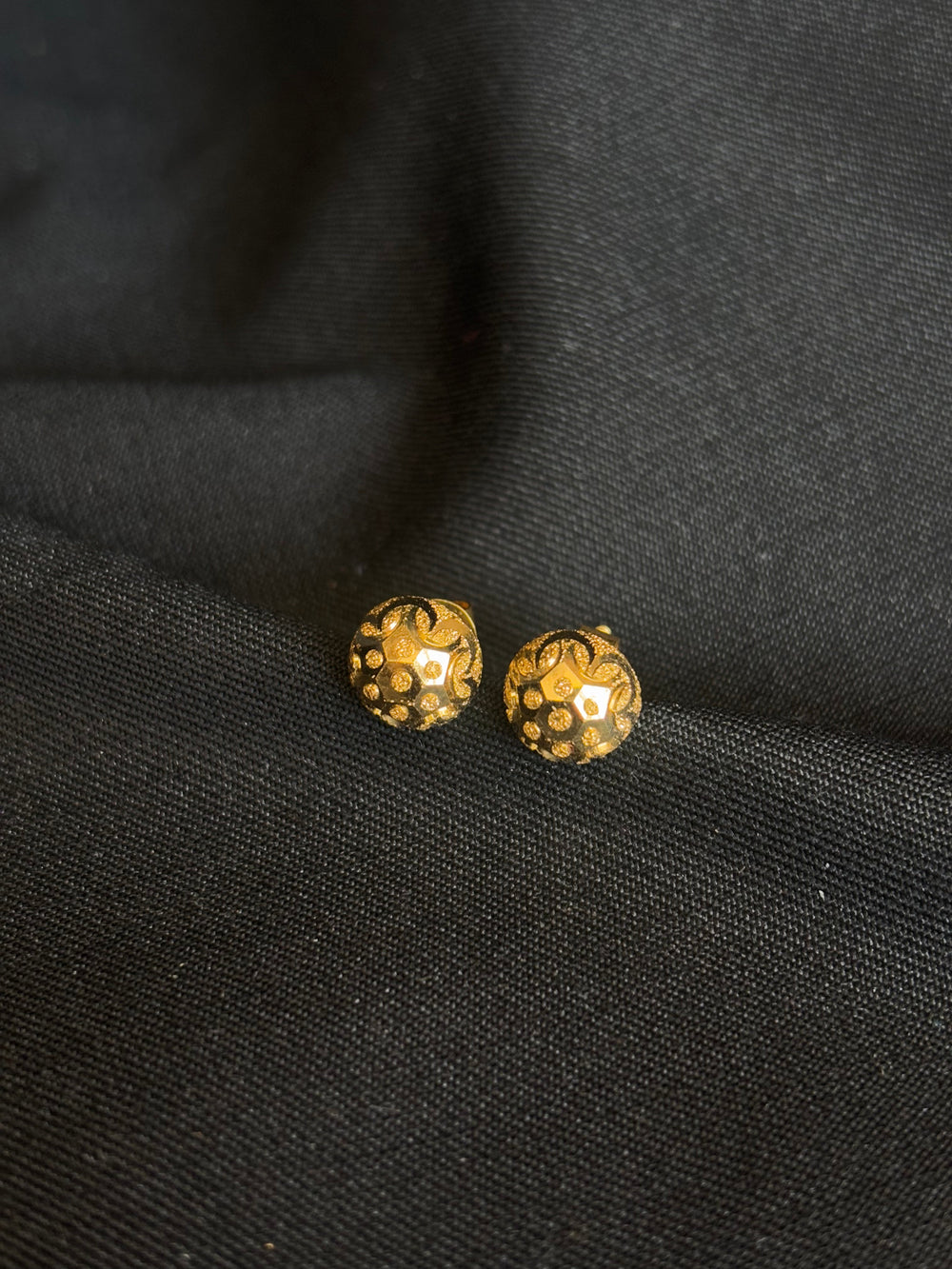 22K Gold Dome Stud Earrings with Detailed Pattern.