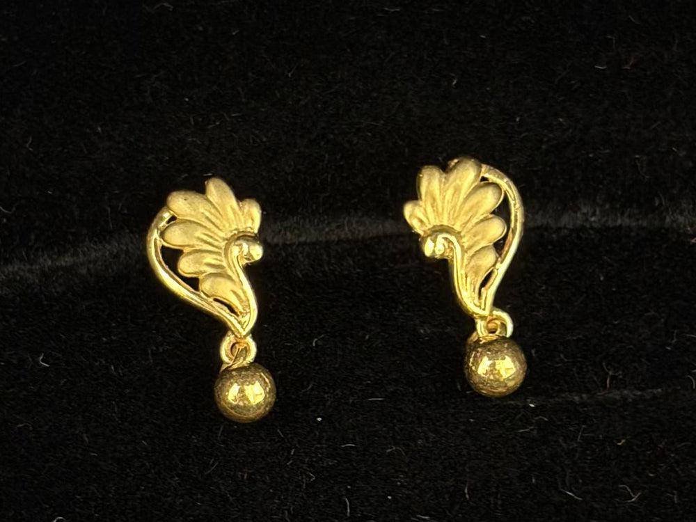 22K Yellow Gold Floral Filigree Stud Earrings | Handcrafted Traditional Gold Studs