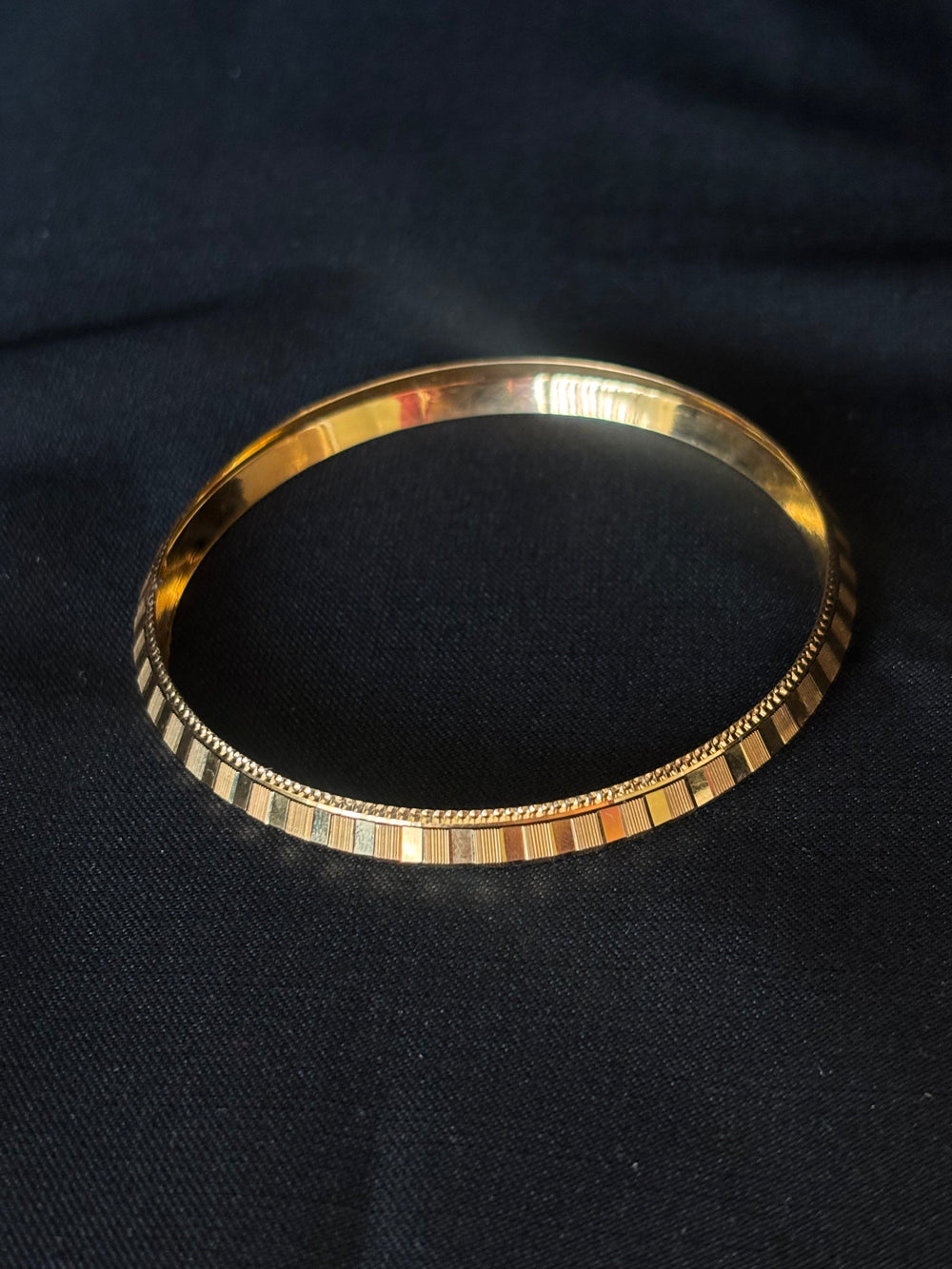 Classic 22K Gold Kada-Inspired Bangle with Etched Design