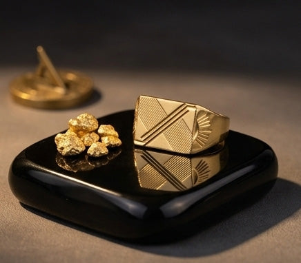 Gents Cross-Hatch 22K Gold Signet | Modern Linear Pattern Ring