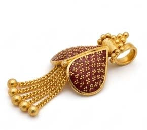 Designer 22K Gold Broad Filigree Pendant & Matching Earrings