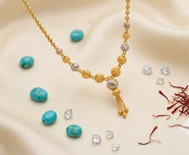 Intricate 22K Gold Lattice-Work Pendant & Earring Set